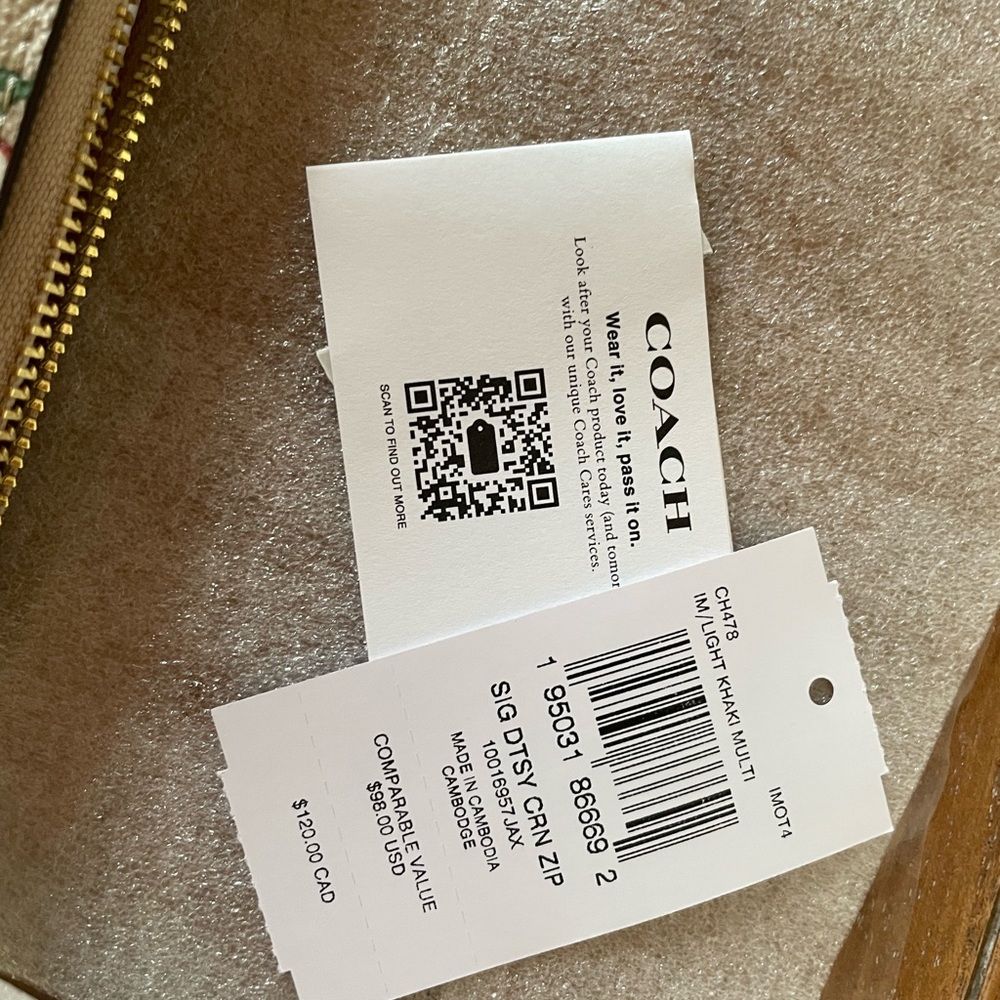 Coach - Spring Wallet - Picture 3 of 4